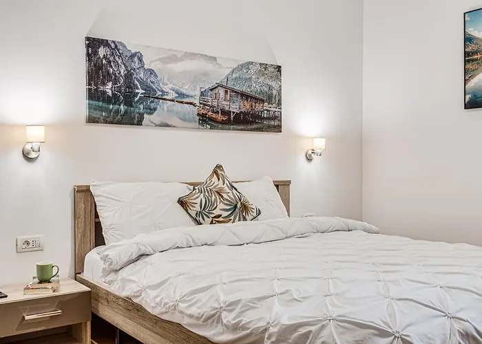 Old Town Luxurious Apartment